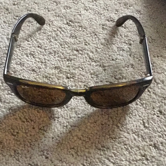 Folding classic wayfarer tortoise Ray-Bans w/ case - Picture 7 of 8